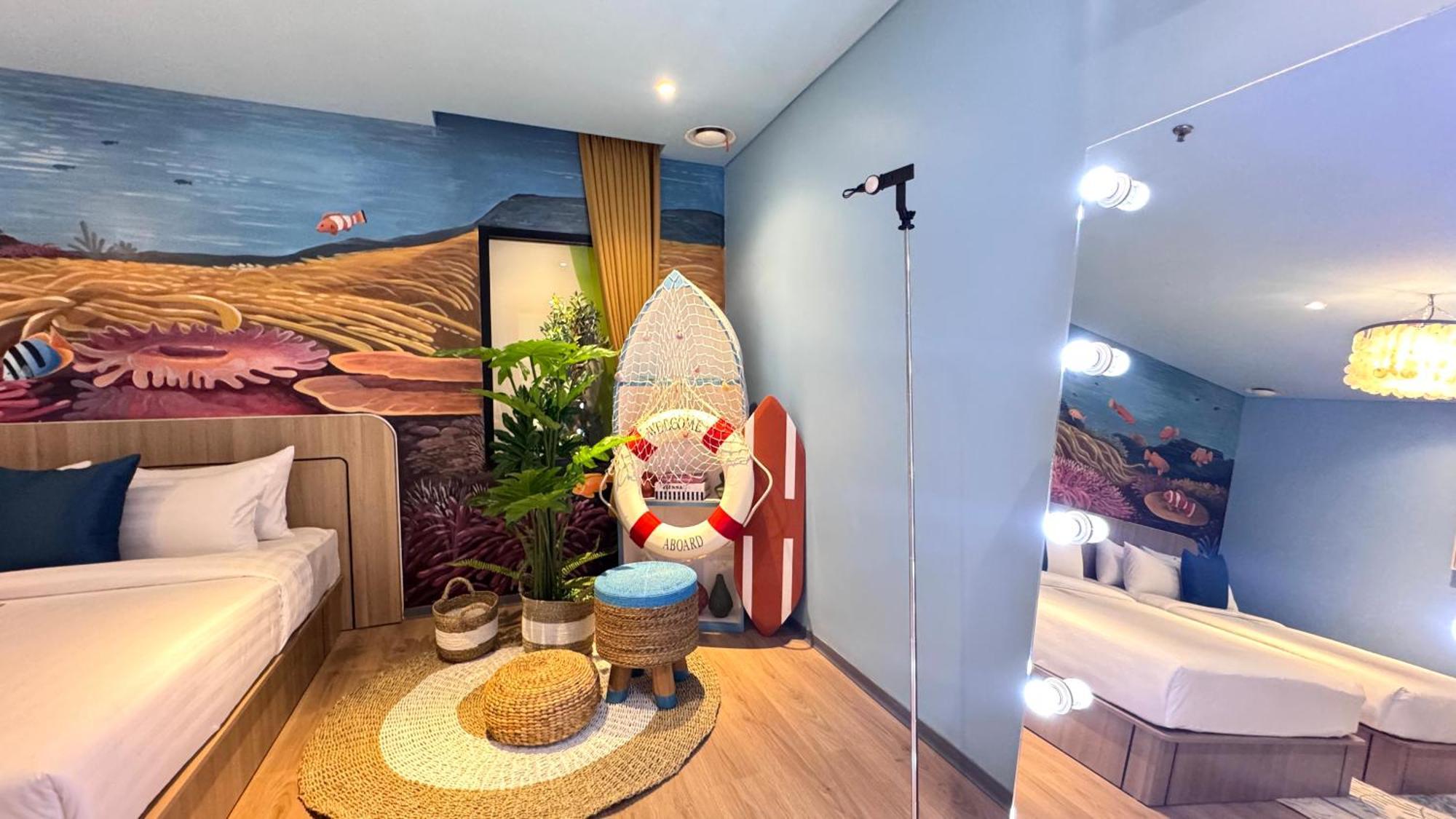 Yellow Bee Resort Cililitan Джакарта Екстериор снимка