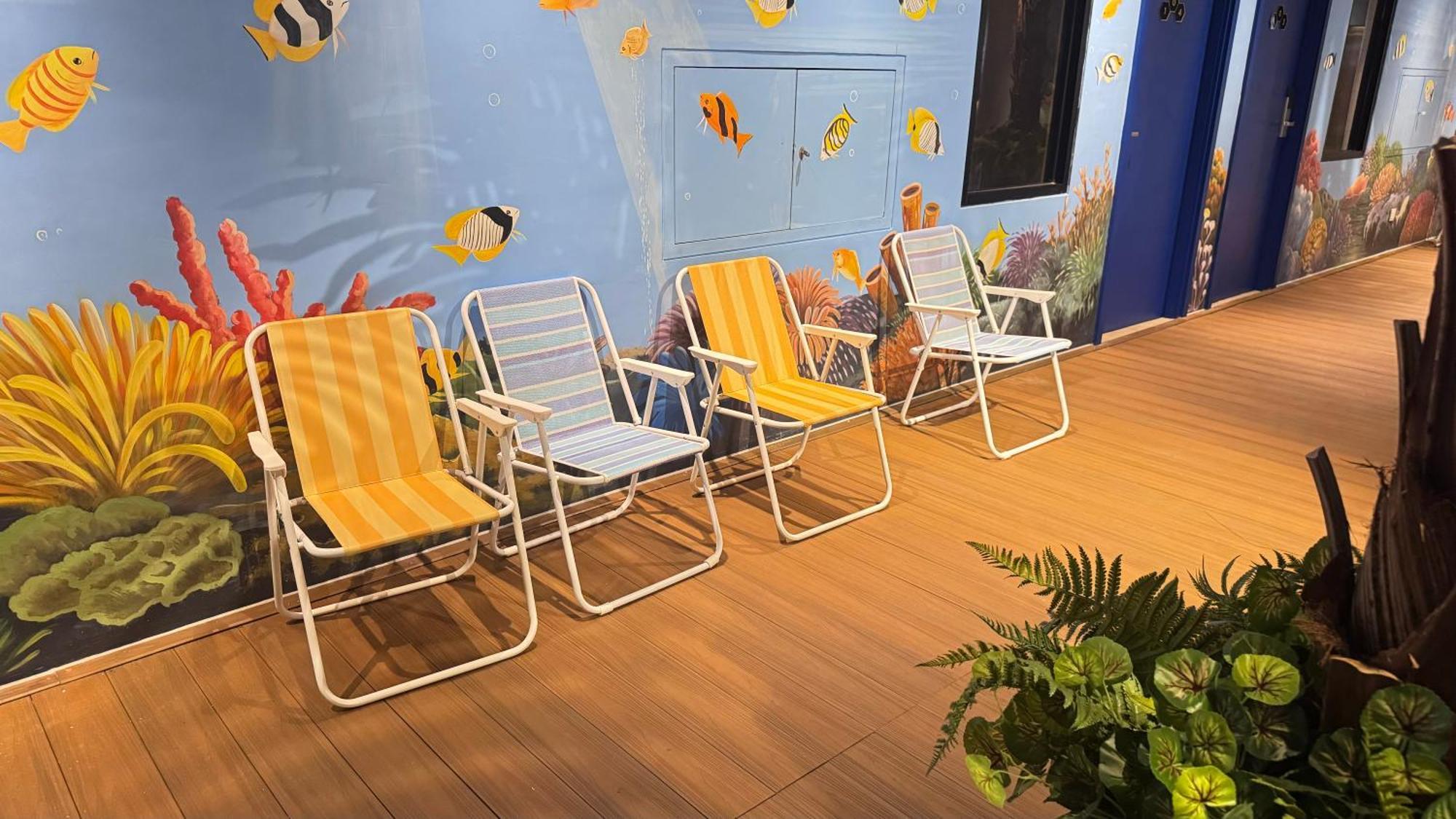 Yellow Bee Resort Cililitan Джакарта Екстериор снимка