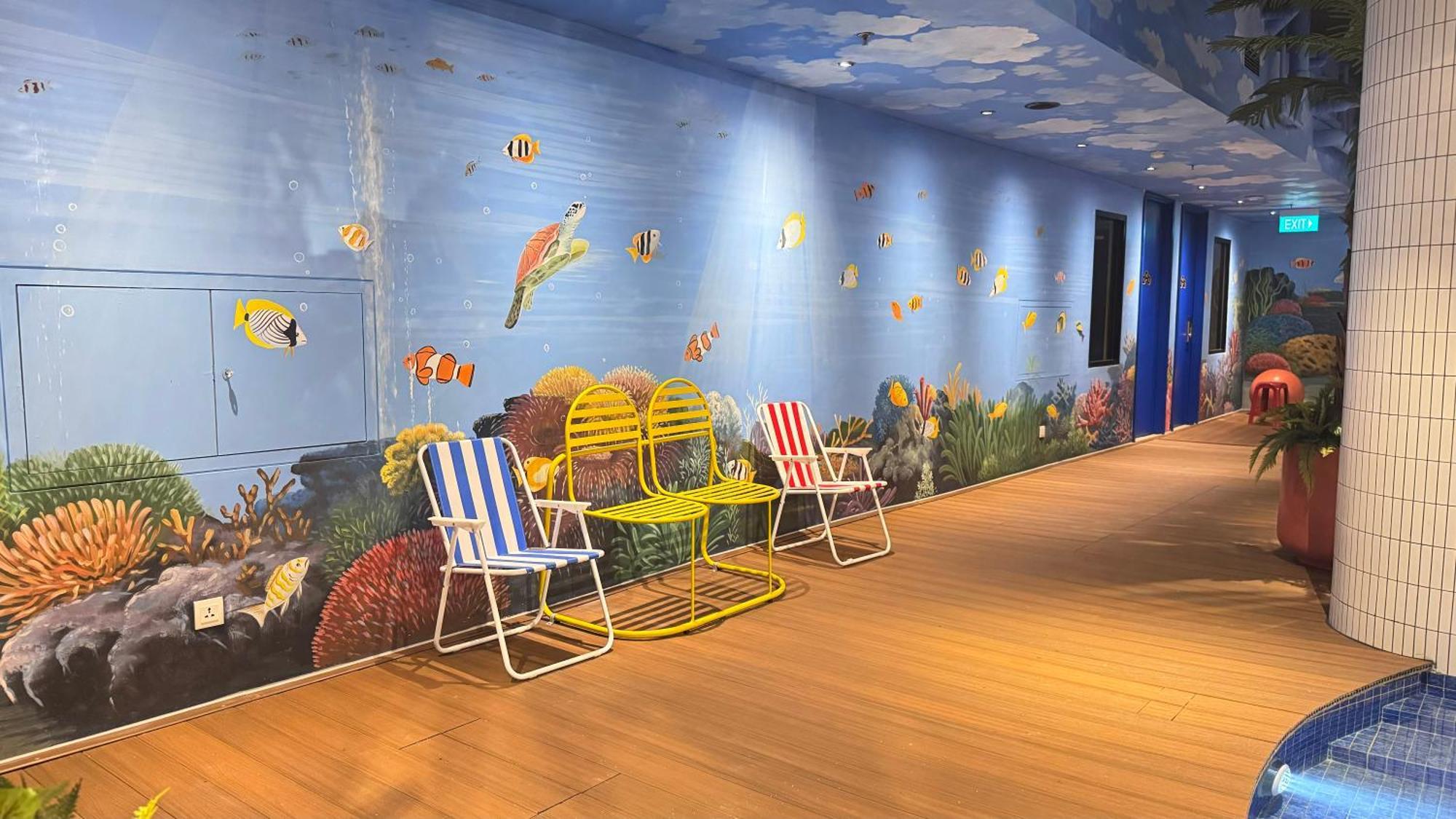 Yellow Bee Resort Cililitan Джакарта Екстериор снимка